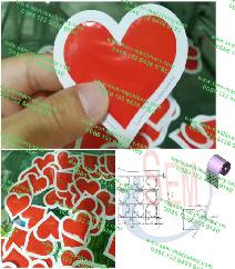 Automatic heart shape sachet packing machine.