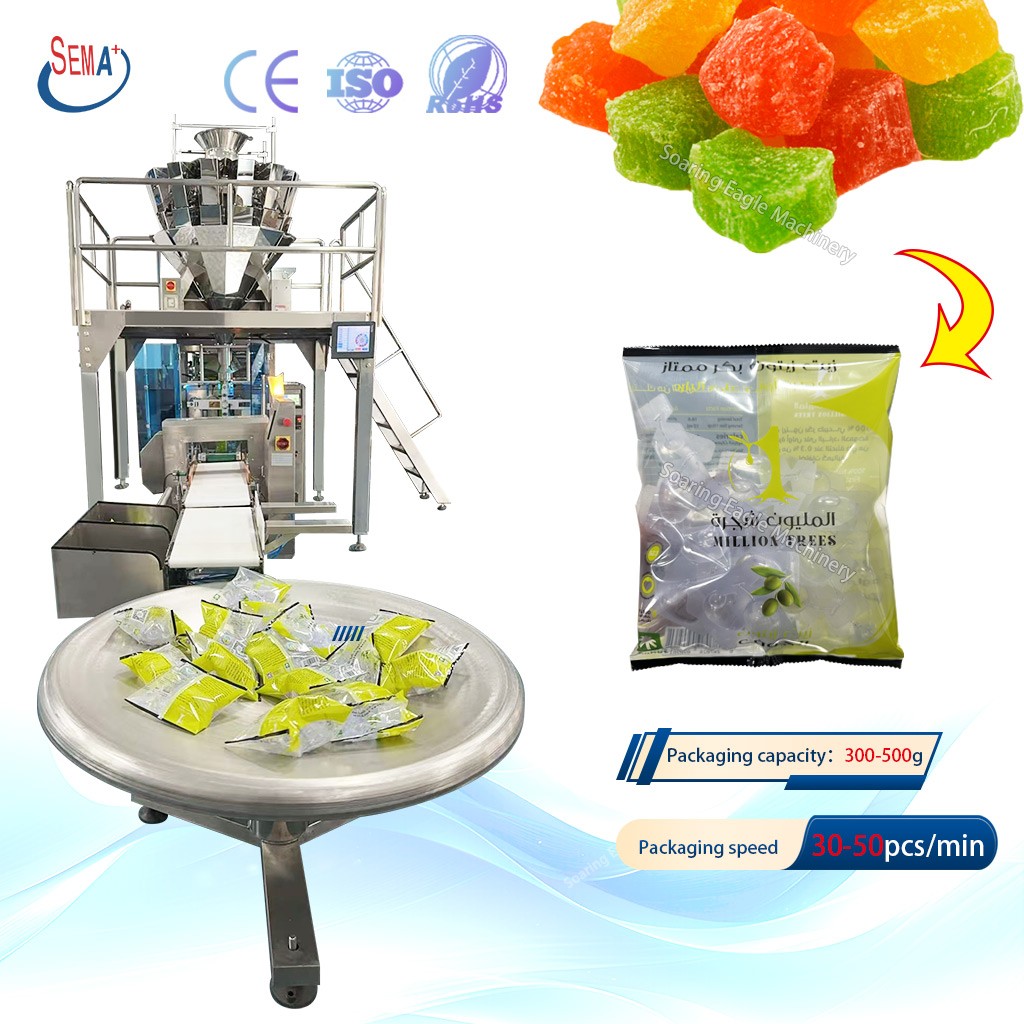 High-capacity automatic packaging machine for bags of granular candies and products