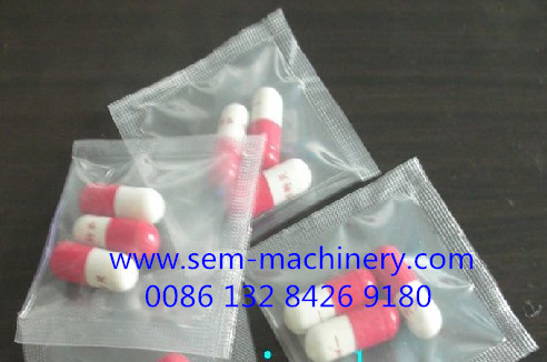 candy gum beans sachet packing machine