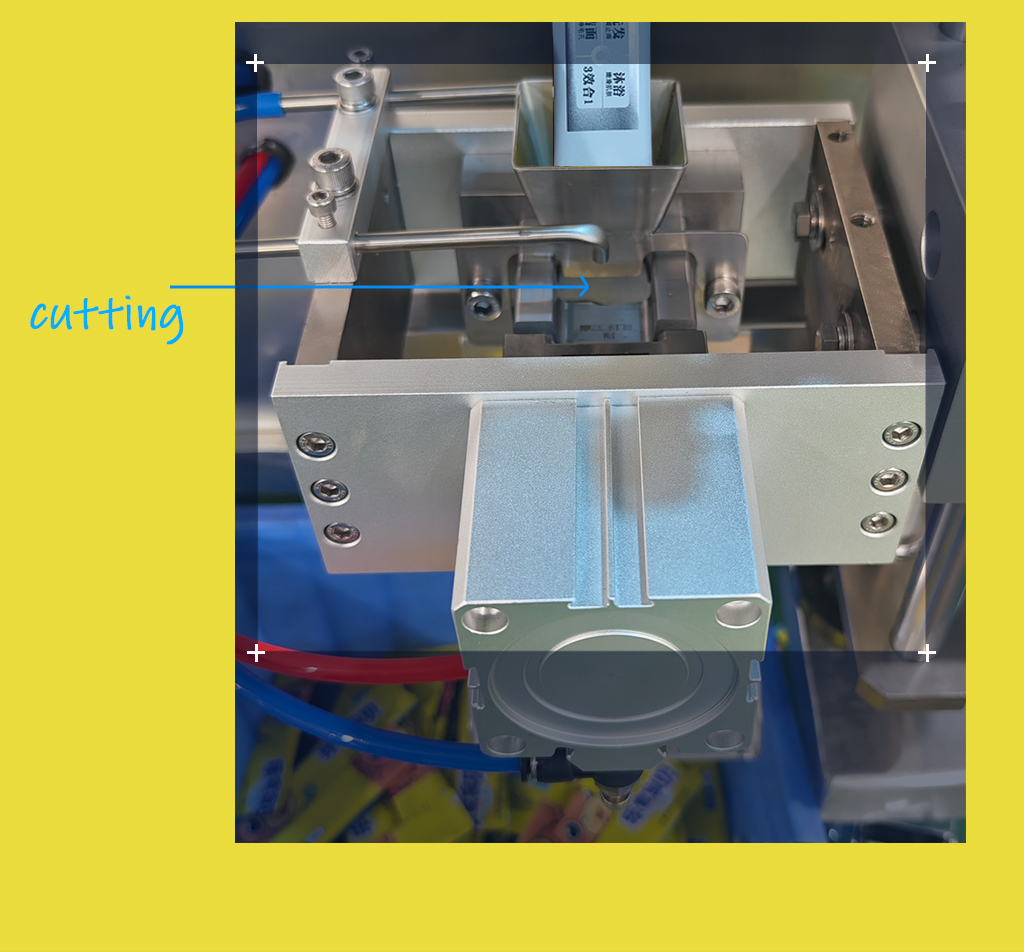 Automatic 5ml 10ml liquid cream sauce shaped back sides sealing round corner sachet packing machine Automatic 5ml 10ml liquid cream sauce shaped back sides sealing round corner sachet packing machine